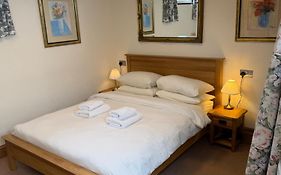 Oakwood Bed And Breakfast Heathrow